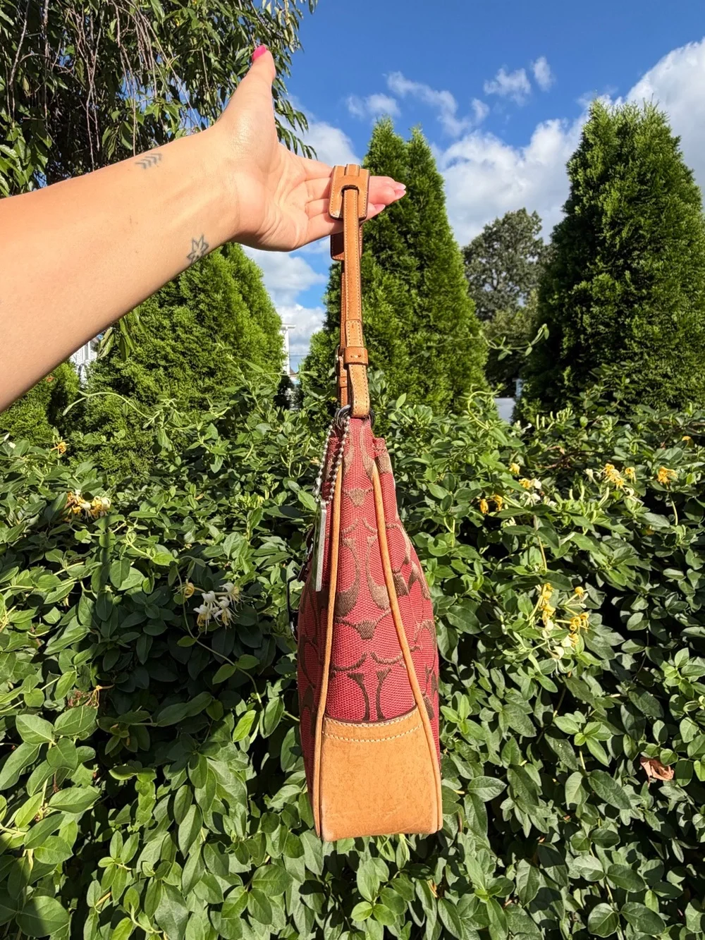 Vintage Y2K Coach Hamptons Signature Clip Shoulder Bag Red Orange Jacquard